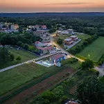 Hera Countryside By Qubo فيلة