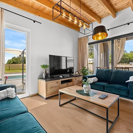 Villa Hera Countryside By Qubo