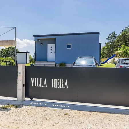 Hera Countryside By Qubo Villa